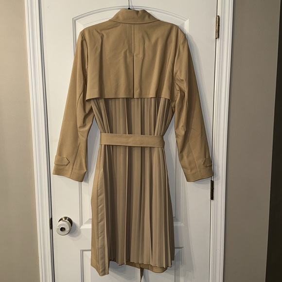 Express Trench Coat - Picture 3 of 6